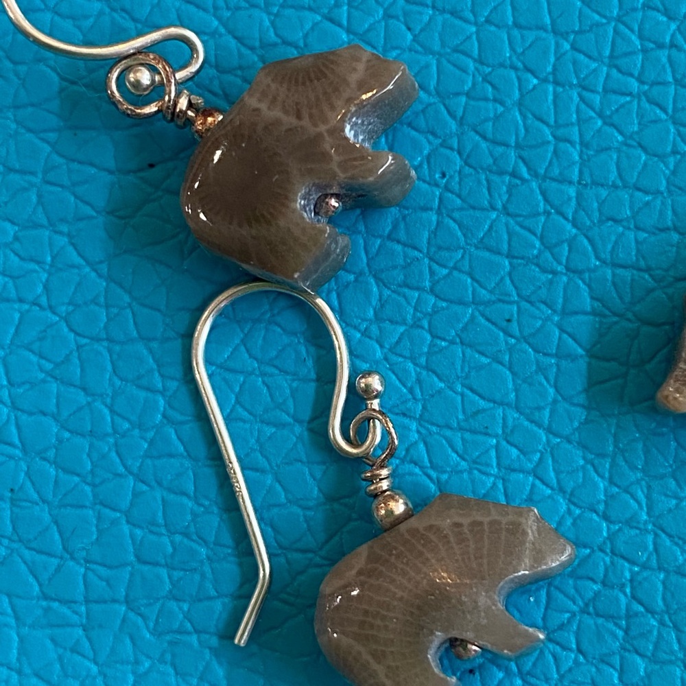 Petoskey Mama Bear Pendant and Baby Bear Earrings Set Silver with 18” Chain - Picture 3 of 9